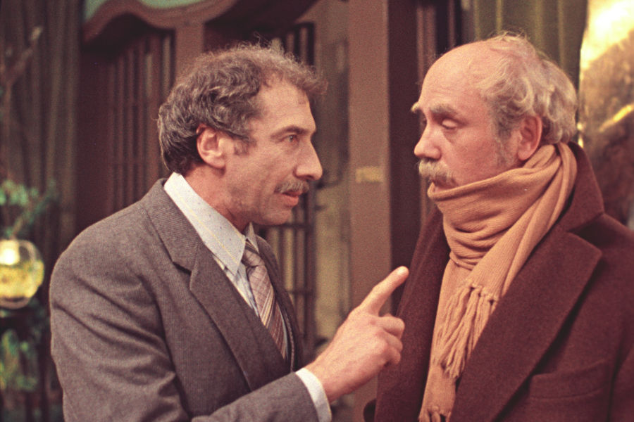 Кадр из&nbsp;фильма &laquo;Ищите женщину&raquo;, реж. Алла Сурикова, 1982&nbsp;год