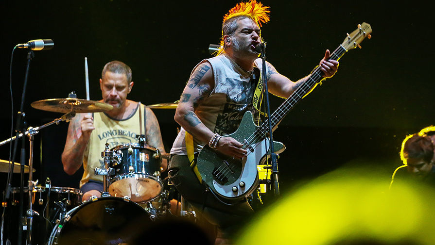 Фронтмен группы NOFX Фэт Майк во время выступления на&nbsp;международном музыкальном фестивале KUBANA-2016