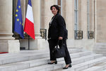 Французский министр высшего образования, исследований и инноваций Фредерика Видаль перед&nbsp;первой встречей кабинета в&nbsp;Елисейском дворце, 18&nbsp;мая 2017&nbsp;года