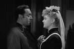<b>«Газовый свет» (1944)</b>
<br><br>
Кинодебютом Анджелы Лэнсбери стала голливудская картина Джорджа Кьюкора «Газовый свет» с Ингрид Бергман и Шарлем Буайе в главных ролях. У юной актрисы тогда за плечами был лишь опыт учебы в театральной школе в Нью-Йорке; на съемки «Газового света» она попала благодаря знакомству с соавтором сценария картины Джоном Вэн Друтеном. Именно он предположил, что начинающая артистка идеально подходит на роль юной служанки из простонародья Нэнси Оливер.
<br><br>
Зловещий фильм о женщине, которой манипулирует муж, заставляя усомниться в собственной адекватности, имел огромный успех — он получил семь номинаций на «Оскар». Одна из них досталась Анджеле Лэнсбери.
