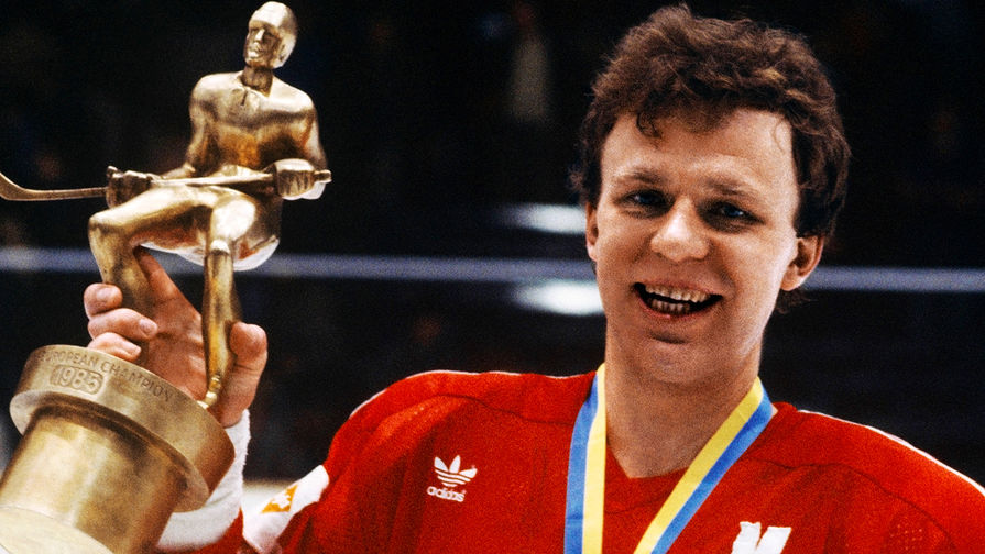 Вячеслав Фетисов с&nbsp;призом чемпионата Европы-85