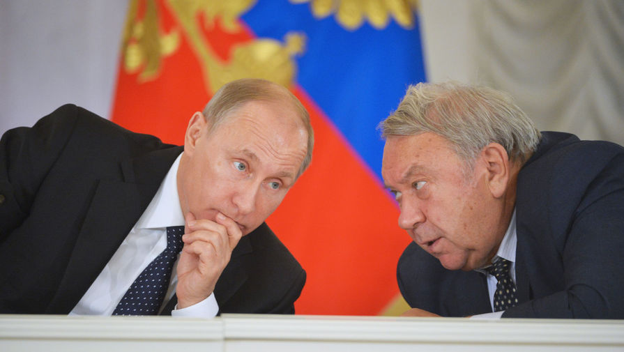 Президент РФ Владимир Путин и президент Российской академии наук (РАН) Владимир Фортов на&nbsp;заседании Совета при&nbsp;президенте РФ по&nbsp;науке и образованию в&nbsp;Георгиевском зале Эрмитажа, 2014 год