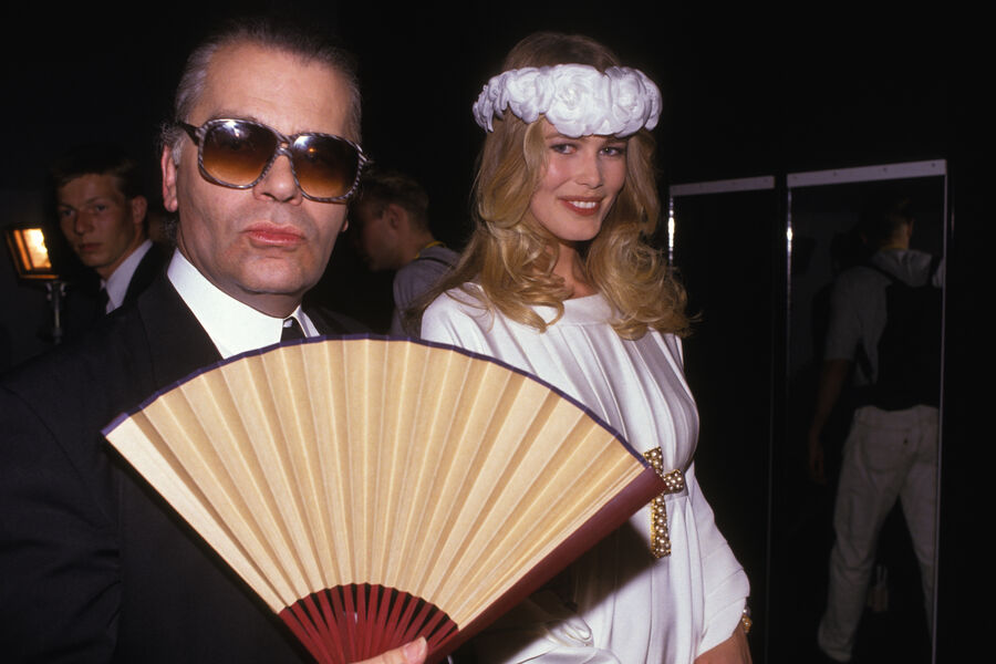 В&nbsp;1990 году Клаудия Шиффер стала новым лицом Chanel и музой креативного директора Дома Карла Лагерфельда.