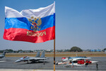 Многофункциональный истребитель пятого поколения Су-57 на международной выставке Aero India 2025 на территории военно-воздушной базы Yelahanka в Бангалоре