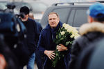 Директор Музея Победы Александр Школьник во время церемонии прощания с певицей Юлией Началовой на Троекуровском кладбище, 21 марта 2019 года
