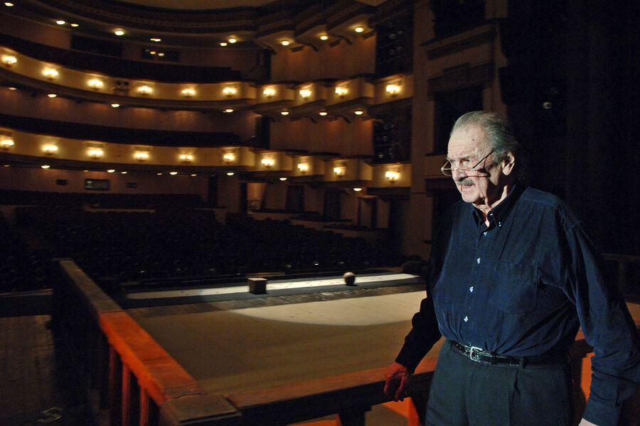 Юрий Яковлев перед&nbsp;репетицией в&nbsp;Театре имени Евг. Вахтангова, 2008&nbsp;год