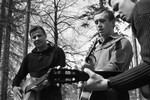 Вратарь сборной СССР Лев Яшин (слева) во время отдыха, 1966 год