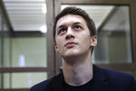 <b>Егор Жуков.</b> Кунцевский суд Москвы приговорил его к 3 годам условно. Изначально Жукову вменяли участие в массовых беспорядках, но позже сняли обвинение. После этого ему предъявили обвинения по ч. 2 ст. 280 УК России («призывы к экстремистской деятельности...»)
