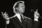 Хулио Иглесиас на сцене в Роттердаме, Нидерланды, 1991 год