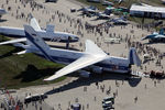 Самолет Ан-124 «Руслан» авиакомпании «Волга-Днепр» (на первом плане) и самолет Ил-96-400Т (на втором плане) на международном авиасалоне МАКС-2011 в Жуковском
