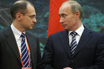 Владимир Путин и Сергей Кириенко в Пекине, 2009 год