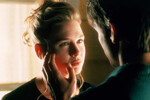 <b>«Джерри Магуайер» (1996) </b><br>
Эта картина оказалась для Рене Зеллвегер настоящим прорывом — в ней она сыграла Дороти Бойд, возлюбленную Джерри Магуайера в исполнении Тома Круза. Продюсеры рассматривали на роль Дороти Кэмерон Диас, Дженнифер Лопес, Бриджит Фонду, Вайнону Райдер, Уму Турман. Но досталась она никому не известной Зеллвегер.
