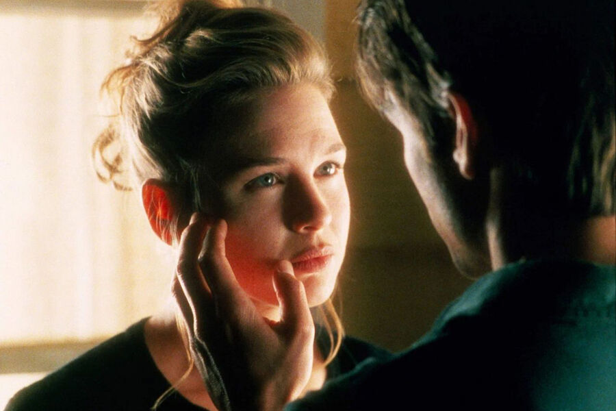 <b>«Джерри Магуайер» (1996) </b><br>
Эта картина оказалась для&nbsp;Рене Зеллвегер настоящим прорывом &mdash; в&nbsp;ней она сыграла Дороти Бойд, возлюбленную Джерри Магуайера в&nbsp;исполнении Тома Круза. Продюсеры рассматривали на&nbsp;роль Дороти Кэмерон Диас, Дженнифер Лопес, Бриджит Фонду, Вайнону Райдер, Уму Турман. Но досталась она никому не известной Зеллвегер.
