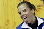 Каролина Костнер на радостях показала язык