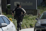 Экстренные службы около штаб-квартиры YouTube в Сан-Бруно после стрельбы, 3 апреля 2018 года
