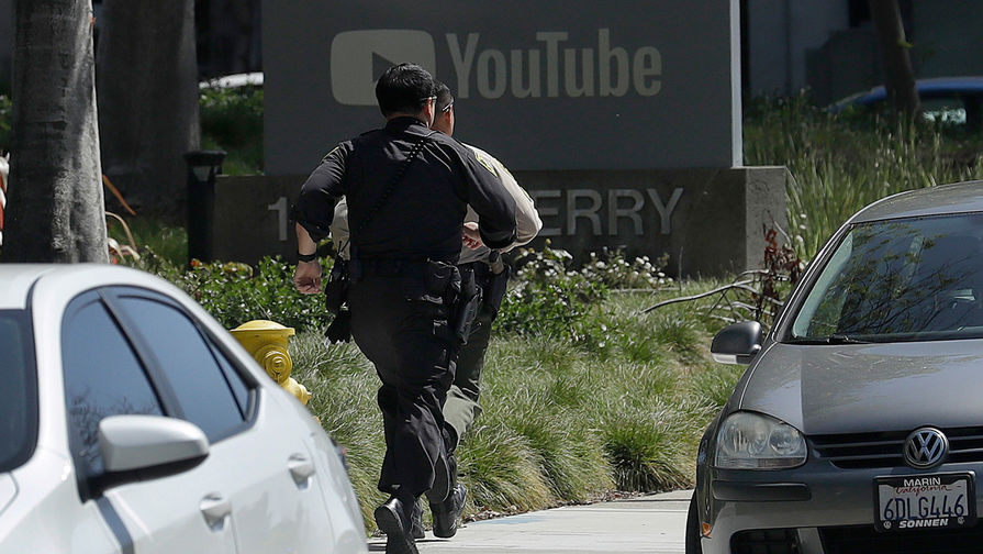 Экстренные службы около&nbsp;штаб-квартиры YouTube в&nbsp;Сан-Бруно после стрельбы, 3 апреля 2018 года