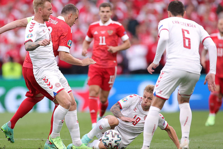 Во время матча 3-го тура группового этапа чемпионата Европы по&nbsp;футболу 2020&nbsp;между&nbsp;сборными командами России и Дании, 21&nbsp;июня 2021&nbsp;года 