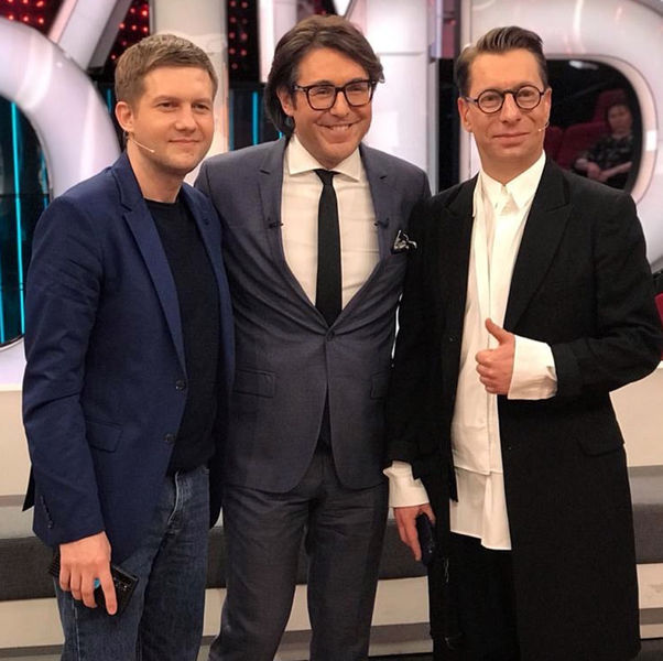 Борис Корчевников, Андрей Малахов и Михаил Зеленский во время съемок в&nbsp;честь 10-летия программы «Прямой эфир», 2021&nbsp;год