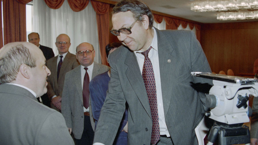 Министр промышленности и торговли Израиля Натан Щаранский и вице-премьер правительства РФ, Председатель Госкомитета РФ по&nbsp;науке и технологиям Владимир Фортов во время встречи, 1997 год