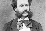 <b>Иоганн Штраусс (25.10.1825, — 03.06.1899), австрийский композитор, дирижёр и скрипач, признанный «король вальса»
</b><br>
В 1856 году в Павловск был приглашен Иоганн Штраус — сын (а также его братья), который оставался дирижером десять сезонов, а в 1869 и 1872 годах приезжал в качестве гастролера. Превращению вокзала в полноценный концертный зал мы во многом обязаны именно ему: в 1860 году вокзал был переделан: внутри появился концертный зал, вмещающий до 3000 человек, что произошло не без влияния Штрауса. Ходили слухи, что маэстро отказался играть в ресторане и требовал отдельного помещения для своих выступлений.