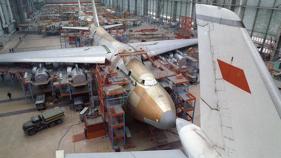 Сборка самолетов Ан-124 «Руслан» в Ульяновске, 1991 год
