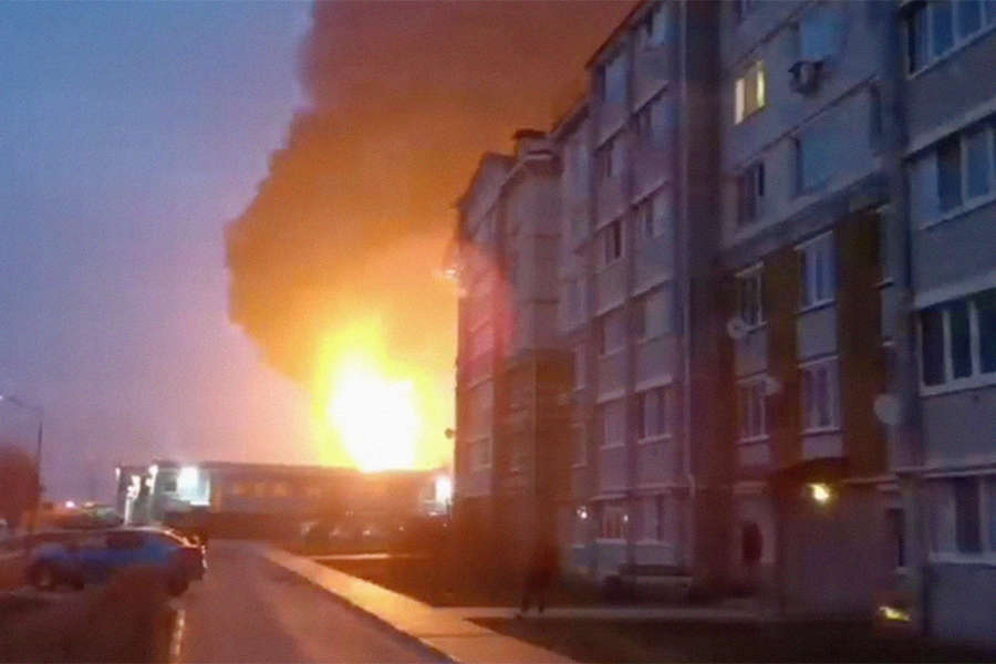Пожар на&nbsp;нефтебазе в&nbsp;Белгородской области, 1&nbsp;апреля 2022&nbsp;года 