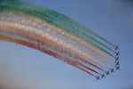 Пилотажная группа итальянских ВВС Frecce Tricolori во время выступления на Dubai Airshow 2015