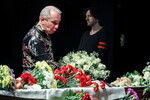 Пародист Александр Песков на церемонии прощания с актером Вячеславом Гришечкиным в Московском театре на Юго-Западе, 19 сентября 2023 года