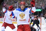 Владислав Наместников (на переднем плане) начал камбэк сборной России в матче с Северной Америкой
