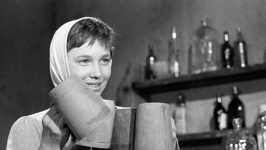 Актриса Валя Курдюкова в&nbsp;роли Ксаны в&nbsp;фильме &laquo;Неуловимые мстители&raquo;