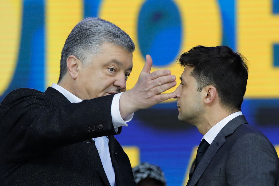 Во время предвыборных дебатов между&nbsp;кандидатами в&nbsp;президенты Украины Петром Порошенко и Владимиром Зеленским на&nbsp;Олимпийском стадионе в&nbsp;Киеве, Украина, 19&nbsp;апреля 2019&nbsp;года