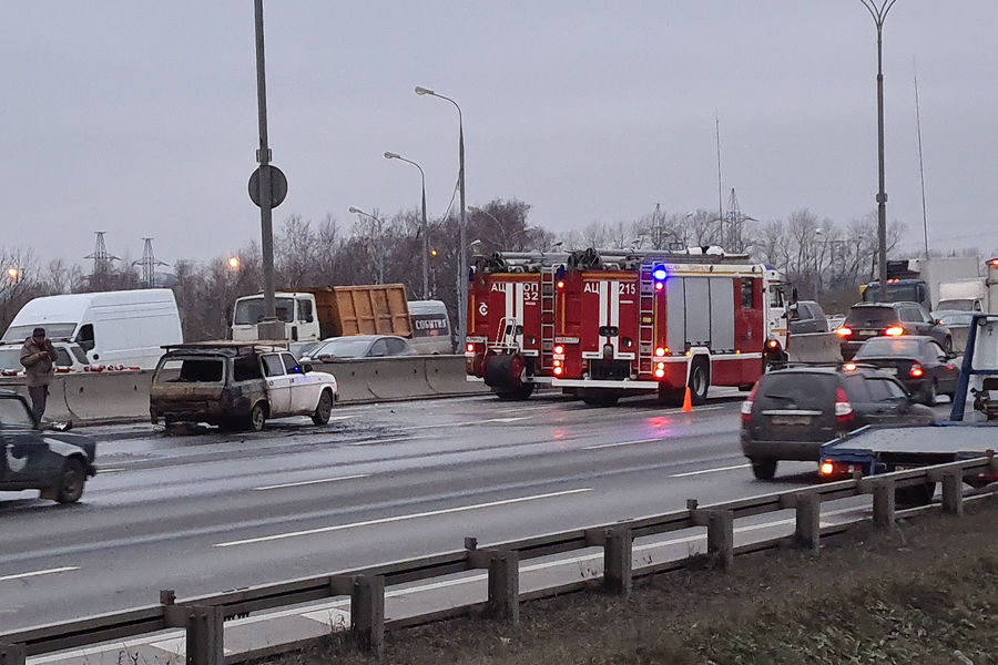 Последствия погони за&nbsp;автомобилем BMW на&nbsp;МКАД в&nbsp;районе Фруктового парка, 26&nbsp;ноября 2021&nbsp;года