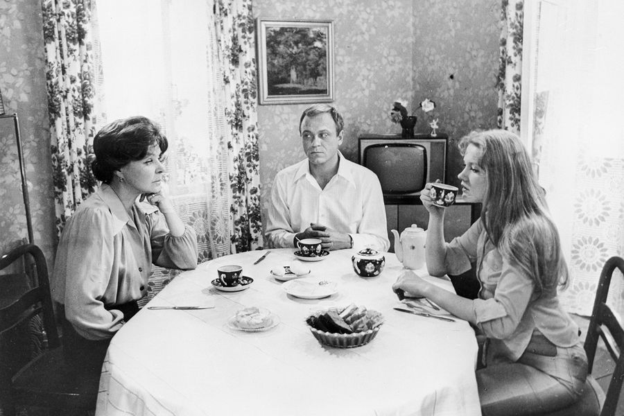 Нина Ургант, Владимир Меньшов и Елена Проклова в&nbsp;фильме &laquo;Собственное мнение&raquo;, 1977&nbsp;год