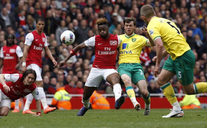 Александр Сонг против Джонатана Хаусона