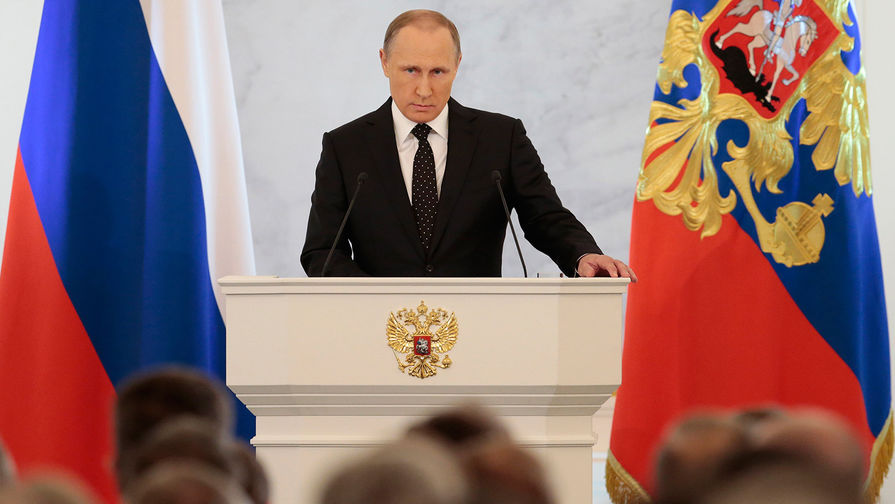 Президент России Владимир Путин во время оглашения ежегодного послания президента Российской Федерации Федеральному собранию в&nbsp;Георгиевском зале Кремля