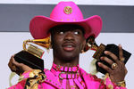 Рэпер Lil Nas X был номинирован в шести номинациях, но получил одну статуэтку за лучшее поп-исполнение дуэтом/группой