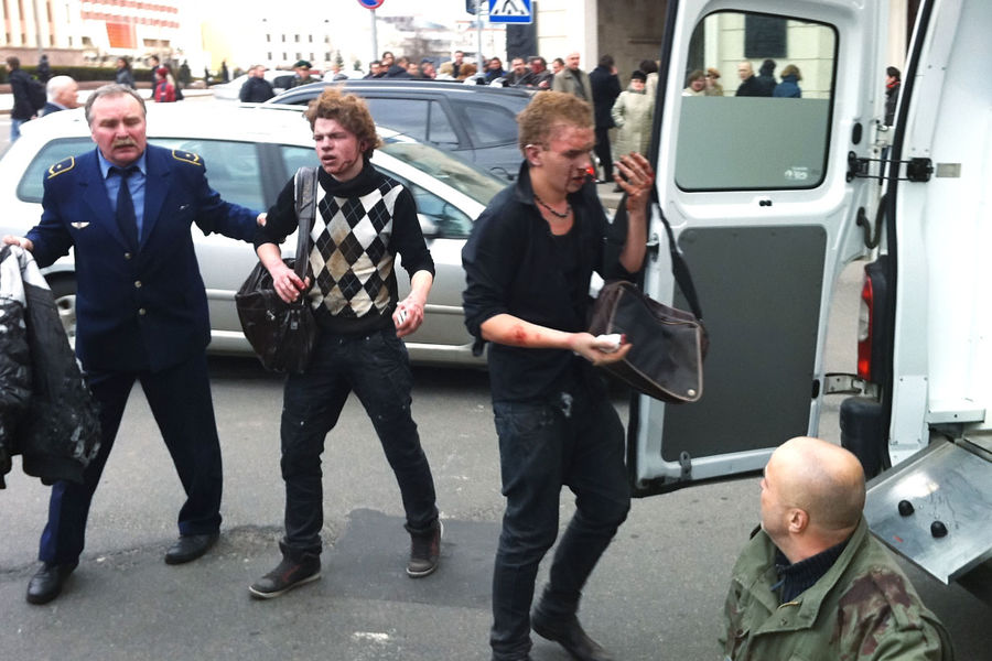 Пострадавшие в&nbsp;результате взрыва на&nbsp;станции метро &laquo;Октябрьская&raquo; в&nbsp;Минске, 11&nbsp;апреля 2011&nbsp;года