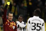 Желтая карточка от арбитра Иштвана Вада Массадио Айдара