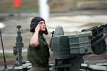Показательное выступление российских военных перед гостями «Оборонэкспо-2014»