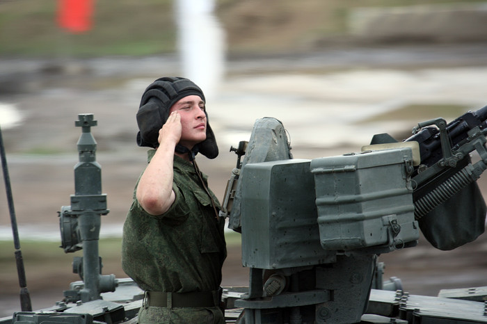 Показательное выступление российских военных перед&nbsp;гостями &laquo;Оборонэкспо-2014&raquo;