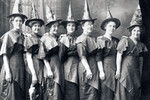 «Ковен ведьм» на вечеринке в честь Хээлоуина, США, 1910-е годы