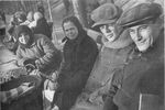 Илья Ильф и Евгений Петров на Гоголевском бульваре в Москве, зима 1932 года<br><br>
Фотография из книги Ильфа и Петрова «Даешь Москву!» издательства «Эксмо»
