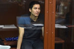 <b>Айдар Губайдулин, 26 лет.</b> Обвиняют в покушении на применение не опасного для здоровья насилия к силовику (ч. 1 ст. 318 УК с прим. ч. 3 ст. 30 УК). Вину не признаёт. 