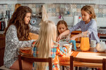 Кадр со съемок сериала «Папины дочки. Новые» (2023)