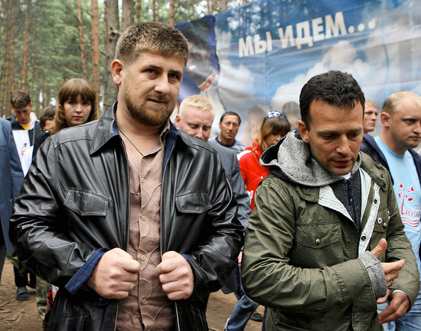 Рамзан Кадыров и Василий Якеменко на всероссийском слeте движения «Наши», который проходит на озере Селигер (2006 г.)