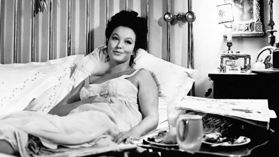 Кадр из&nbsp;фильма &laquo;Пчелиная матка&raquo; (1963)