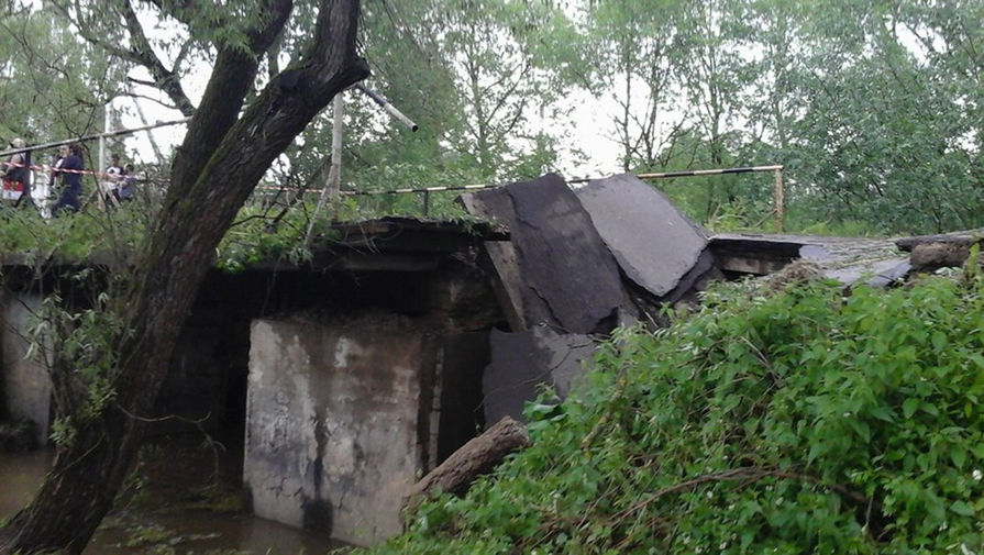 На&nbsp;месте обрушения автомобильного моста в&nbsp;Новой Москве, 10 июня 2020 года