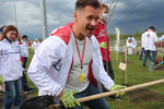 Алексей Немов во время посадки деревьев в&nbsp;рамках фестиваля &laquo;Черешневый лес&raquo;, 2021&nbsp;год