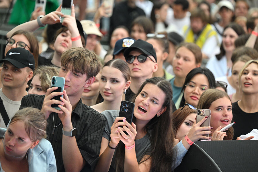 Зрители на&nbsp;фестивале VK Fest 2025&nbsp;в&nbsp;Москве, 20&nbsp;июля 2025&nbsp;года
