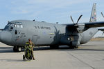 Lockheed Martin C-130J Super Hercules - это четырехмоторный турбовинтовой военно-транспортный самолет